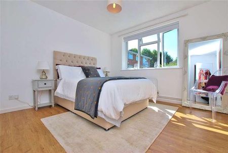 Telford Court, Guildford, Surrey, GU1 - Photo 4