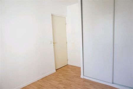 Beau T2 de 39 m2 situé dans une résidence sécurisée dans le vieux Lille. réf G143-12 - Photo 4