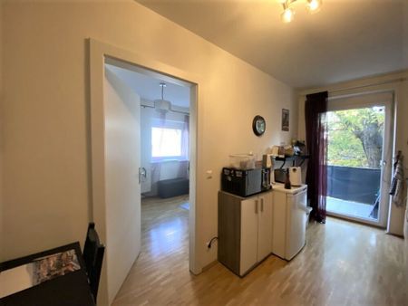 Provisionsfrei – Perfekt aufgeteilte 3-Zimmer-Wohnung mit Balkon und separater Küche in zentraler Stadtlage - Photo 2