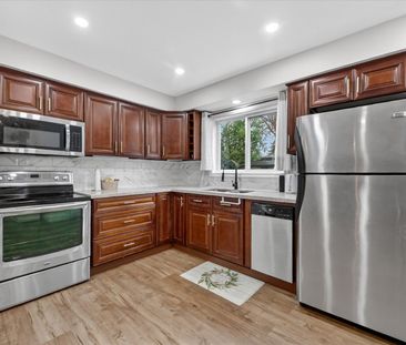 For Lease - 357 Pompano Court, Oshawa, Ontario - Photo 3