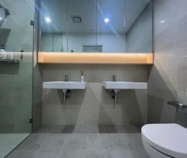 Contemporary Comfort & Convenience in Liverpool's Vibrant CBD - Photo 6