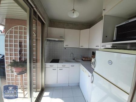 Location Appartement 1 pièce 29m² ST LAURENT DU VAR 06700 - Photo 4