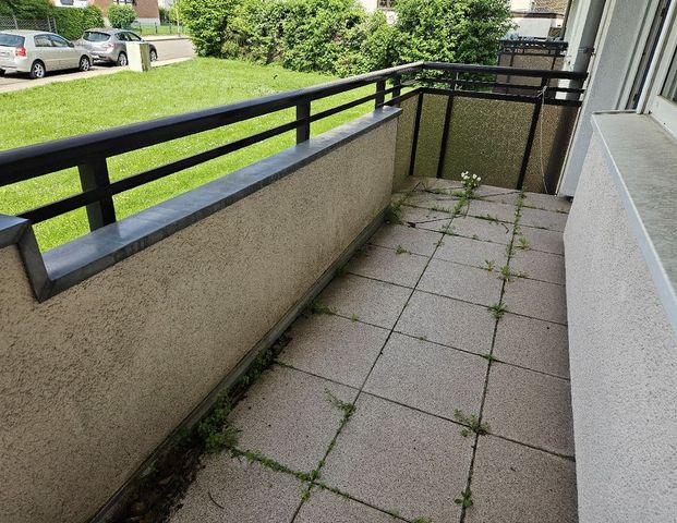 Frisch renovierte Erdgeschosswohnung mit ca. 69 m² Wohnfläche, 3 Zimmern und Balkon - Photo 1