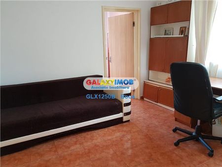 STUDIOU - Metrou 1 Decembrie 1918 - Fotografie 5