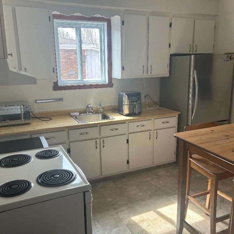 4.5 a louer électros récent inclus dans un secteur tranquile a Saint-Jerome - Photo 1