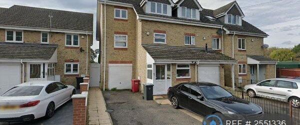 1 bedroom in a house share to rent - Photo 1