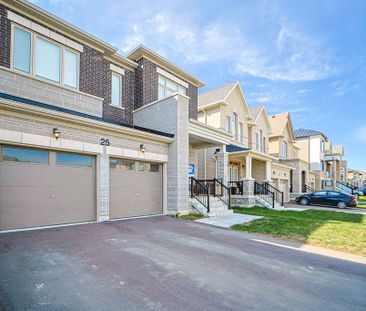 For Lease - 25 Kentledge Avenue, East Gwillimbury, Ontario - Photo 2