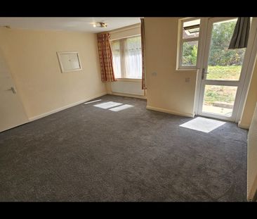 1 Bed Flat, Leeside Crescent, NW11 - Photo 1