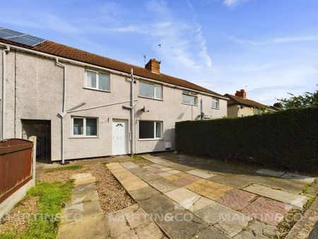3 bedroom semi-detached house to rent - Photo 2