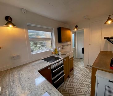 2 bedroom semi-detached house to rent - Photo 4