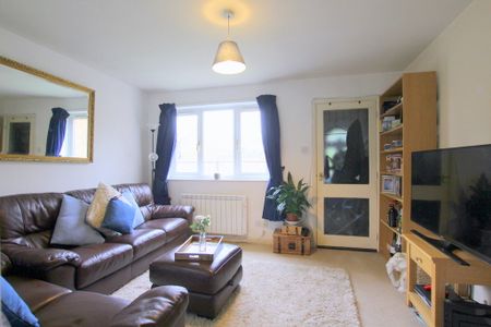 1 Bedroom , - Photo 2