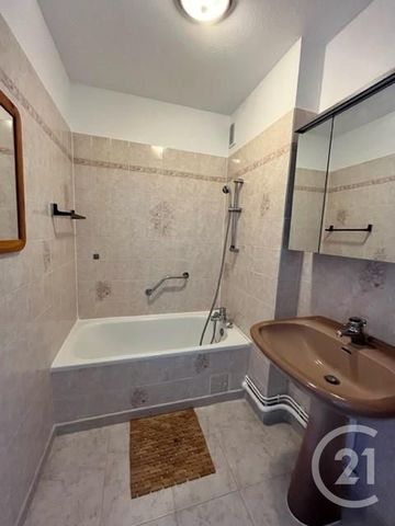 Location Appartement 2 pièces 66m² LE GOLFE JUAN 06220 - Photo 2