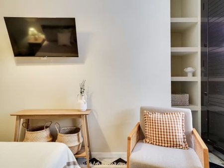 Carrer de les Heures, Barcelona, Catalonia 08002 - Photo 4