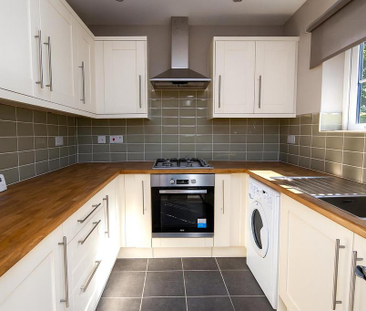 3 bedroom terraced house to rent - Photo 4