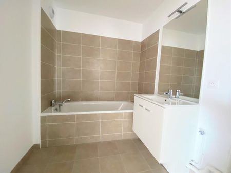 location Appartement T2 DE 43.2m² À AMIENS - Photo 3