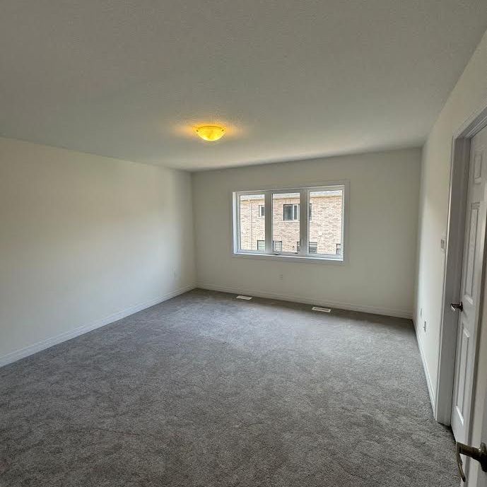 For Lease - 19 Lemon Avenue, Thorold, Ontario - Photo 1