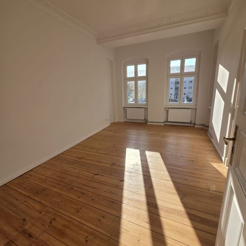 Attraktive Altbauwohnung– Charmant, modernisiert und bezugsbereit - Foto 1