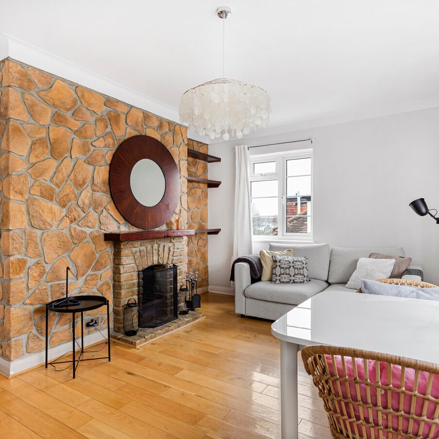 Sheen Court Road - Photo 1