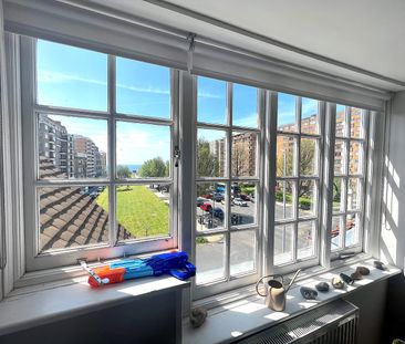 Grand Avenue, Hove BN3 2LF - Photo 1