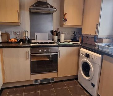 2 bedroom semi-detached house to rent - Photo 2