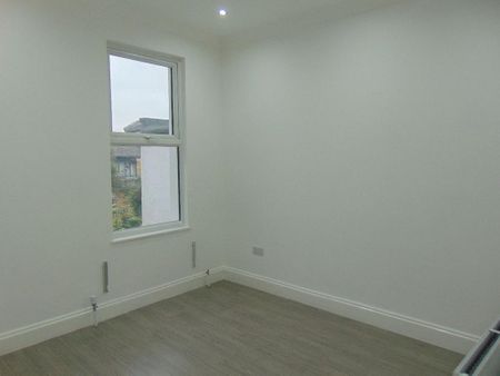 4 bedroom terraced house to rent - Photo 4
