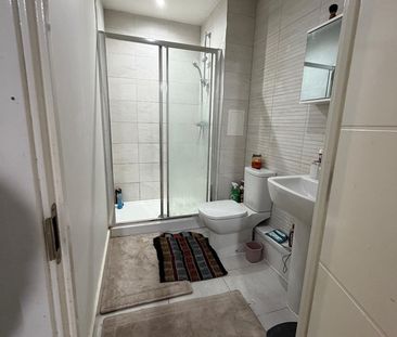 2 Bed Flat, Sheldon House, HA1 - Photo 5