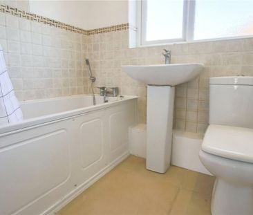 3 bedroom semi-detached house to rent - Photo 6