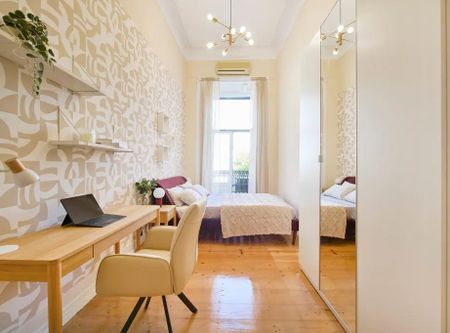 Largo Vitorino Damásio, Lisbon, Lisbon 1200-872 - Photo 4