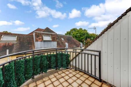 3 bedroom flat to rent - Photo 5