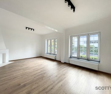 Huis met 3 slaapkamers, grote tuin en garage - Photo 3