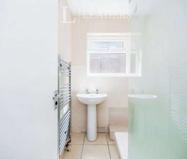 3 bedroom terraced house to rent - Photo 6
