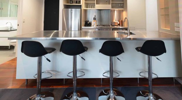 Stunning Fully Furnished Apartment in Viaduct Point - Photo 1