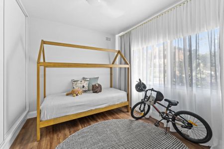 Renovated two bedroom in prime location - Photo 3