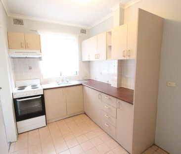 Immaculate 1st Floor Apartment Close to All Amenities - Photo 2