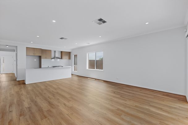 24 Cordyline Street, Mount Duneed VIC 3217 - House For Rent | Domain - Photo 1