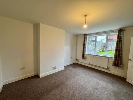 3 bedroom semi-detached house to rent - Photo 3