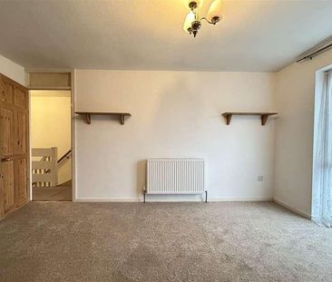 Milwards, Harlow, CM19 - Photo 3