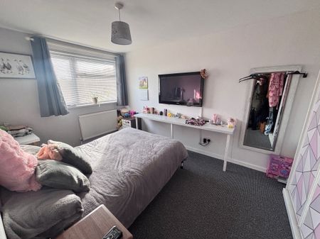 Kimmeridge Close, Hull, Bransholme - Photo 2