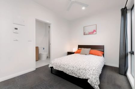 Large Studio with courtyard - Photo 3