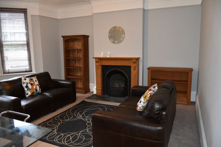 2 Bed Flat, Widdenham Road, N7 - Photo 2