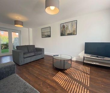 1 bedroom in a house share to rent - Photo 2