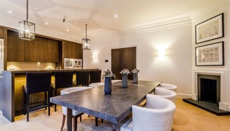 Duke Street, Mayfair, London, W1K - Photo 5