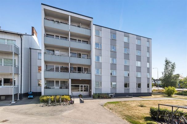 Drottninggatan 33 - Foto 1