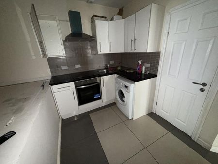 1 bedroom flat to rent - Photo 4