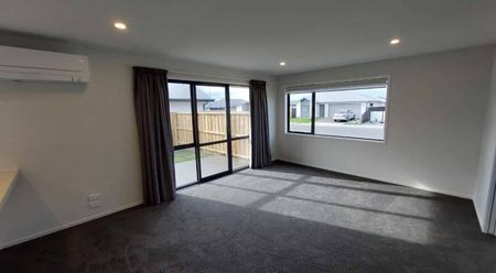 Stylish home in Ravenswood!! - Photo 2