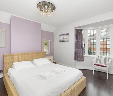 Lyndhurst Road - Photo 6