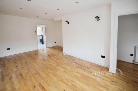 3 bedroom terraced house to rent - Photo 2