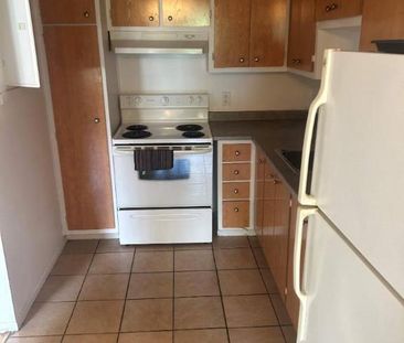 1 CH - 1 SDB - Côte Saint-Luc - $1,330 /mo - Photo 2