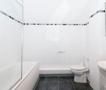 3 bedroom penthouse to rent - Photo 4