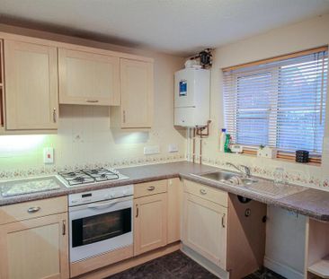 2 bedroom semi-detached house to rent - Photo 6